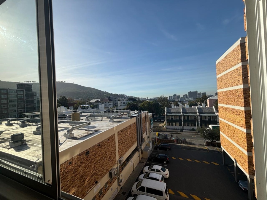 1 Bedroom Property for Sale in Gardens Western Cape